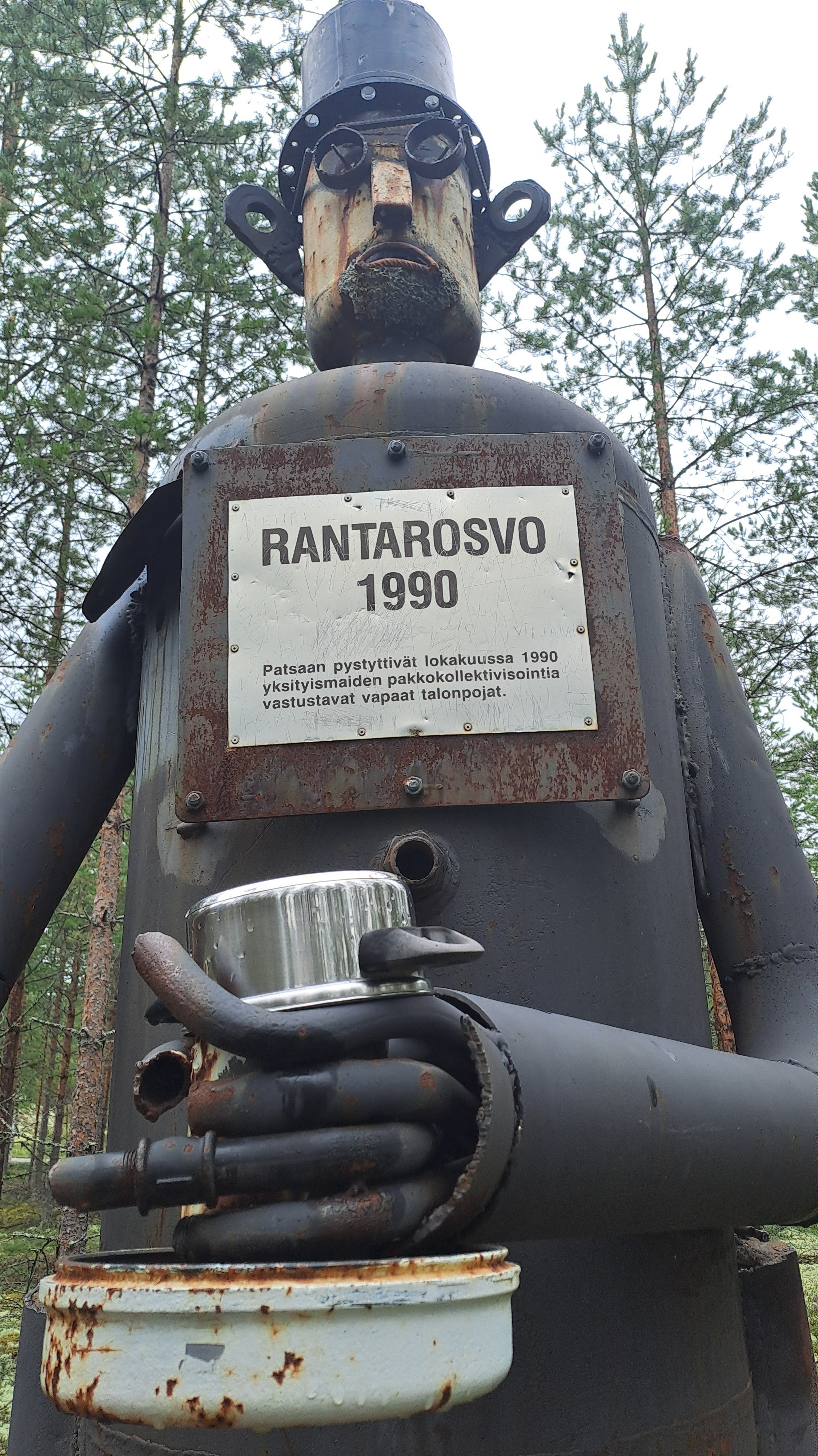 Rantarosvo Statue